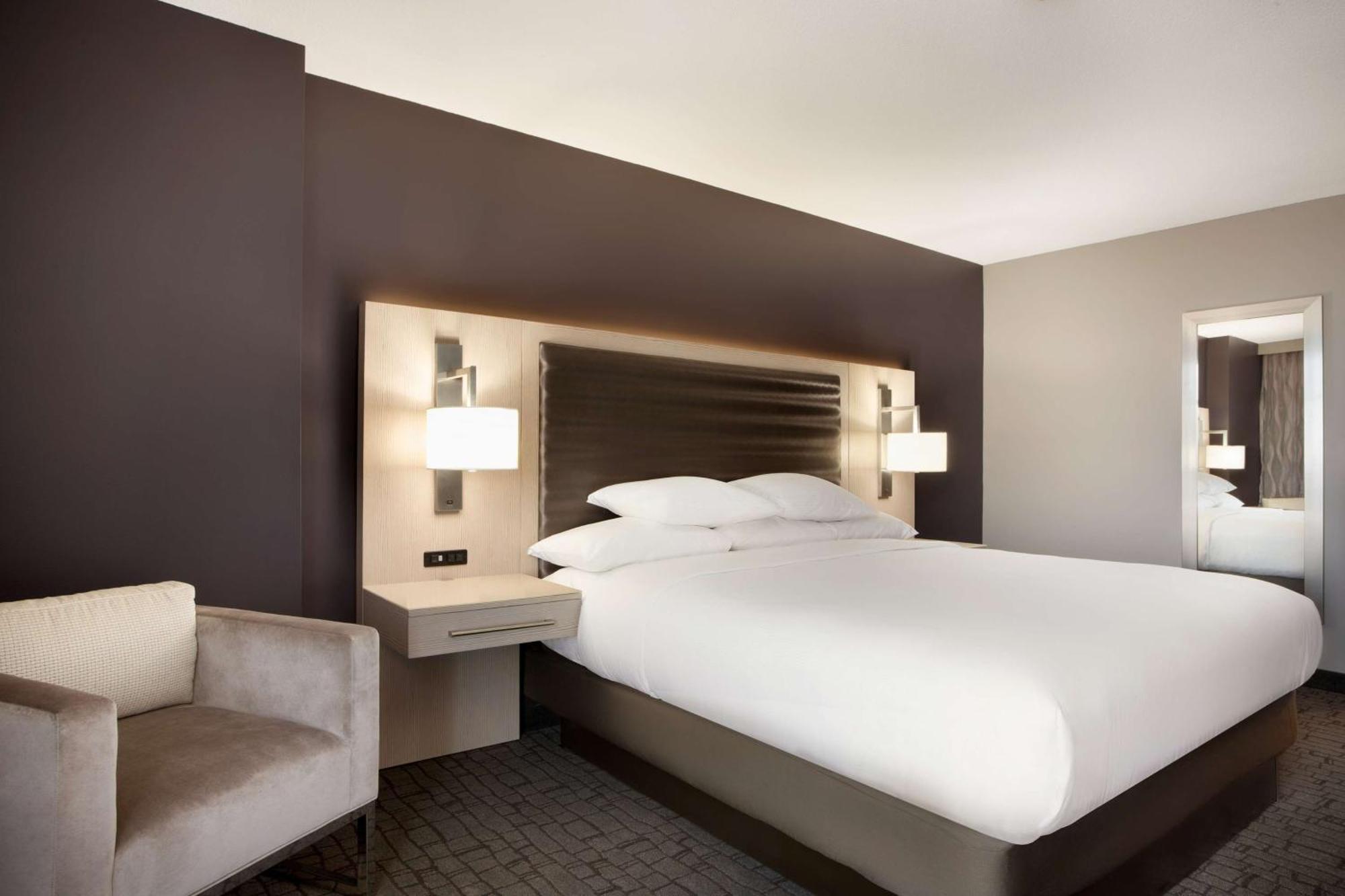 Embassy Suites By Hilton Charlotte Uptown Buitenkant foto